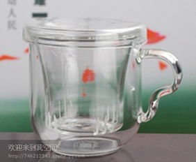 匠心塑光 张西同玻璃制品的壶杯灯影之美